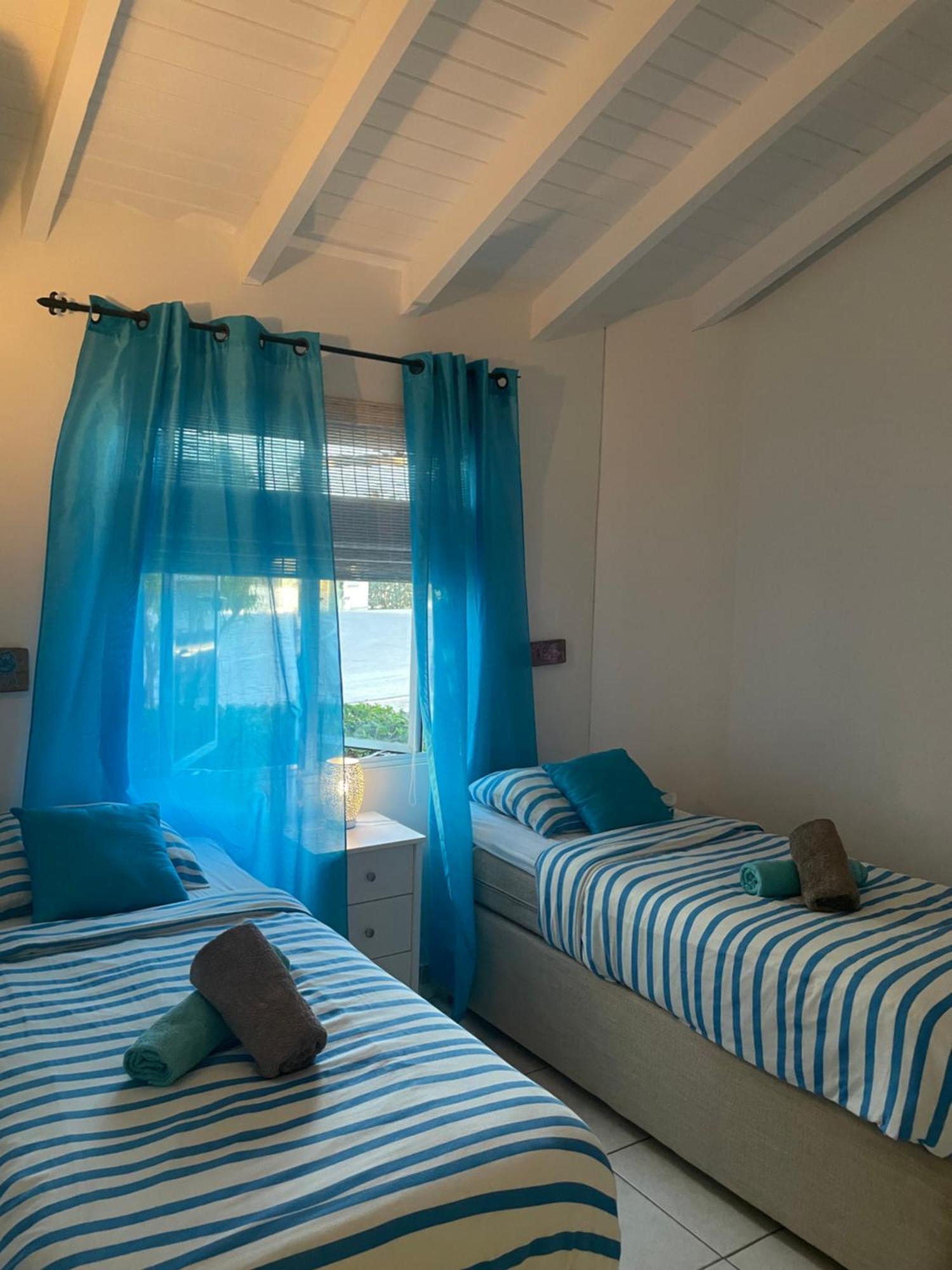 Villa Blue Curacao Jan Thiel Esterno foto